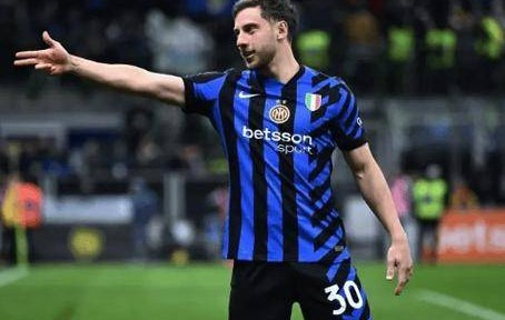 九游体育平台 -关于今晚德国杯焦点战，AC米兰队长鼓劲，态度坚定，控场能力受关注的信息