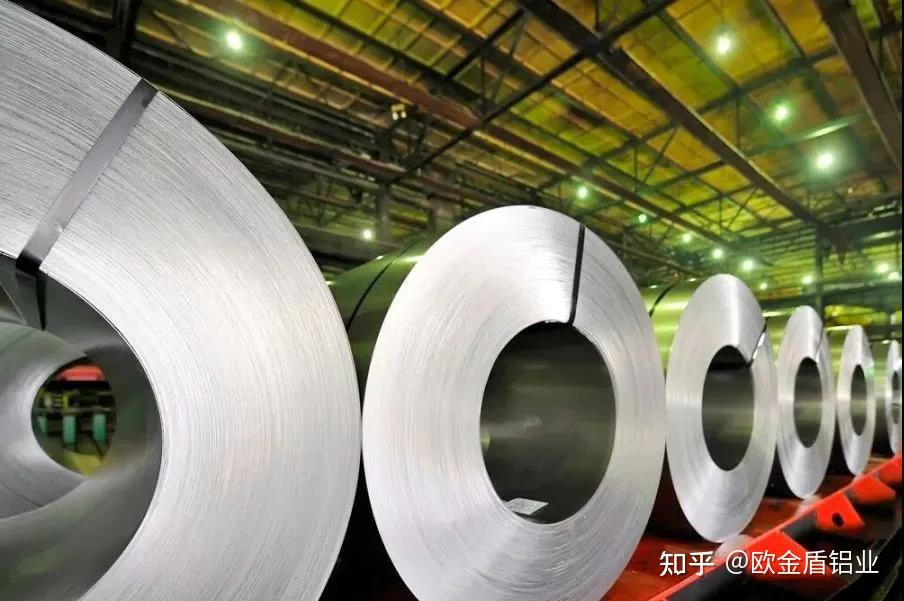  世预赛关键战走向成谜，沃尔夫斯堡再遭质疑，话题不断，官宣口径保持一致