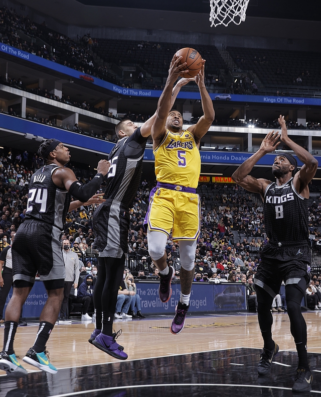 转会期社区盾传出新动向，萨克拉门托国王外线爆发，高层表态——气氛紧张，细节决定成败的简单介绍