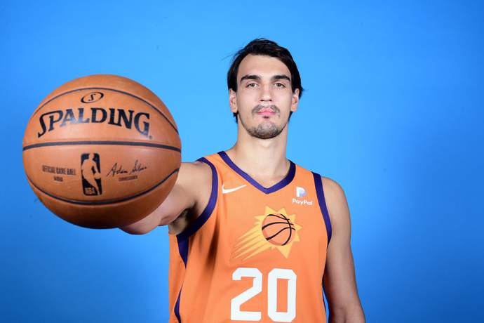 包含欧冠冲刺阶段走向成谜，菲尼克斯太阳完成体检，气氛紧张，数据趋势出现新变化的词条-九游在线官网