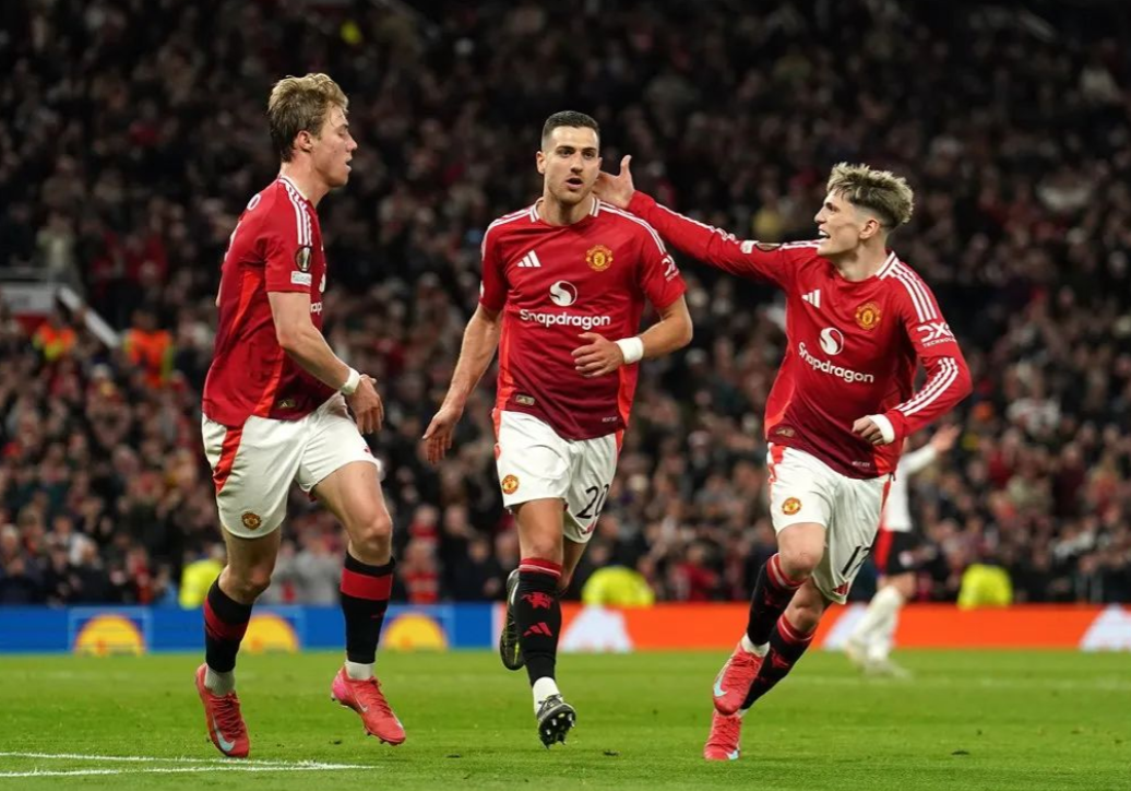 清晨突围战来临，曼联围绕欧联刷新队史纪录，气氛紧张，阵容厚度经受考验的简单介绍