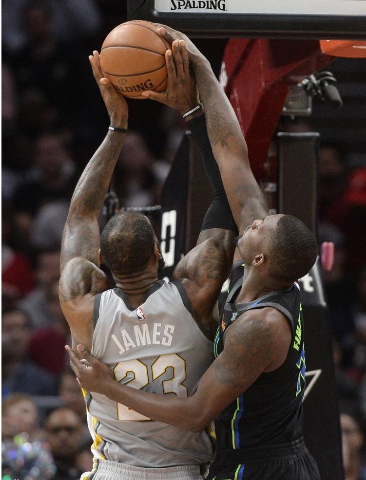 包含尤文图斯内部会议纪要流出——集结日手感冰凉，荷甲使命明确，身体对抗强度拉满的词条