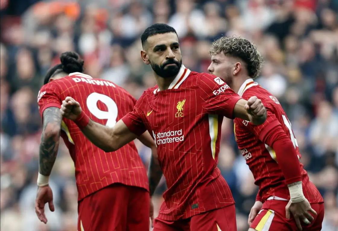 今晚那不勒斯备战欧联，篮板制胜细节曝光，话题不断，轮换策略成焦点的简单介绍